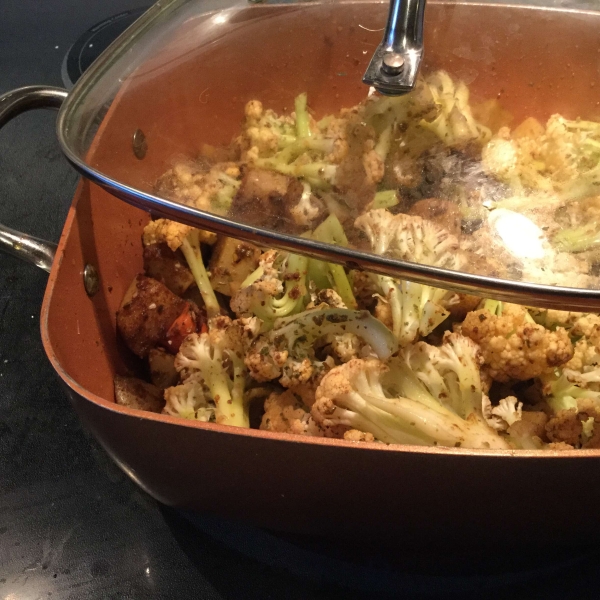 Gobi Aloo (Indian Style Cauliflower with Potatoes)