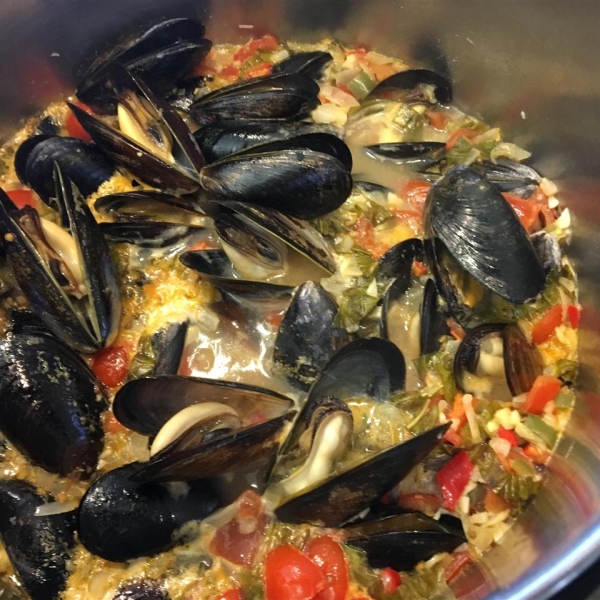 Mussels Mariniere with Linguine