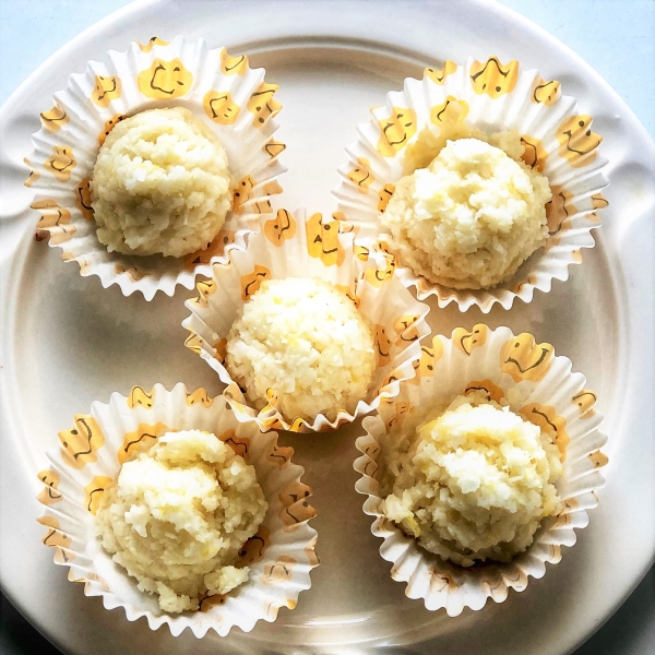 Vegan Keto Lemon Fat Bombs