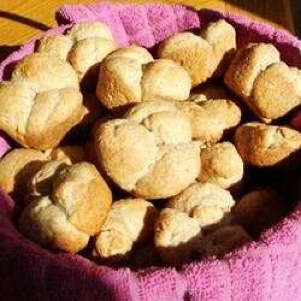 Deb's Cloverleaf Rolls