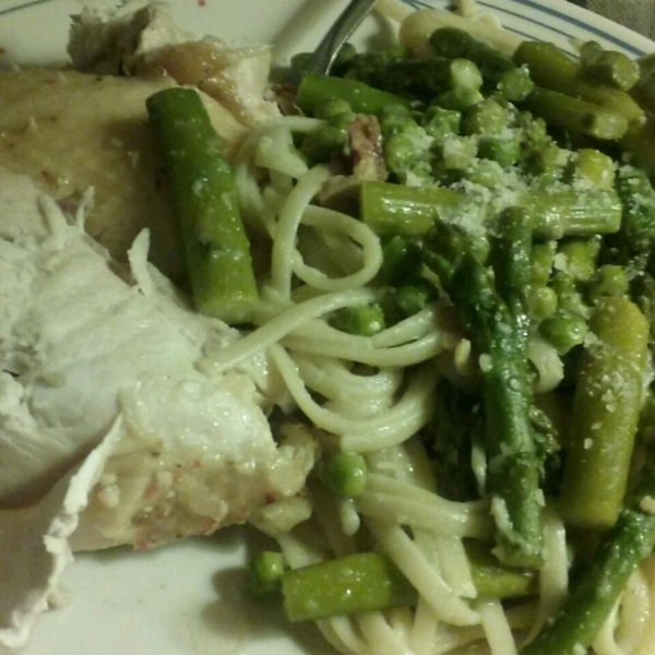 Creamy Asparagus and Peas Pasta