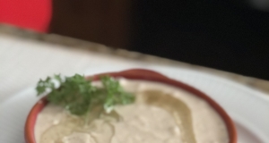 Garlicky Lemony Hummus