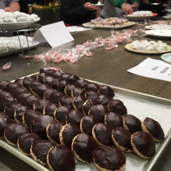 Chokladbiskvier (Swedish Chocolate Meringue Cookies)
