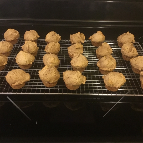Applesauce Muffins