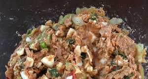 Spicy Tuna and Hummus Salad