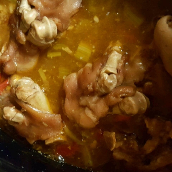 Paksiw na Pata (Pig's Feet Stew)