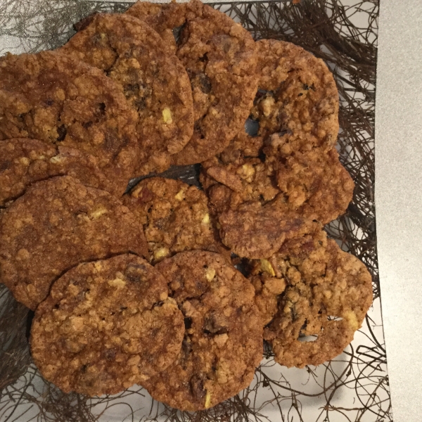 Caramel Apple Oatmeal Cookies