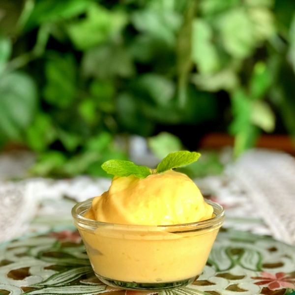 Quick Mango Ice Cream