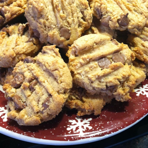 Peanut Butter Oatmeal Cookies from Mazola®