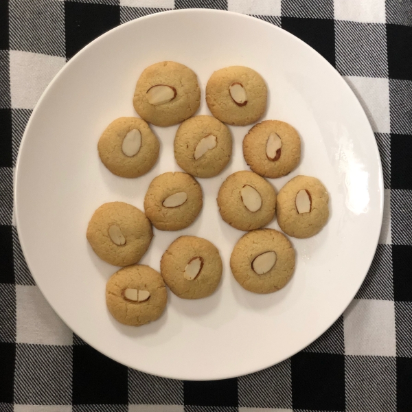 Easy Roasted Almond Cookies