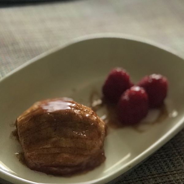 Hasselback Cinnamon-Caramel Baked Apples
