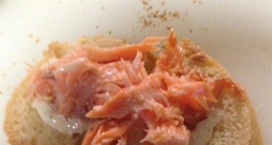 Smoked Salmon Sliders with Garlic Aioli