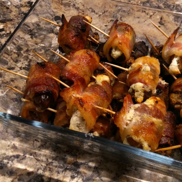 Date Goat Cheese Basil Bites