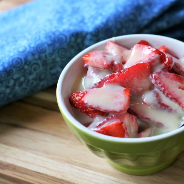 2-Ingredient Fresas con Leche