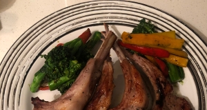 Lamb Chops with Minted Yogurt Sauce