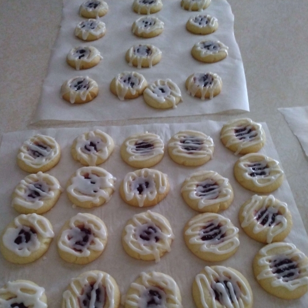 Raspberry and Almond Shortbread Thumbprints