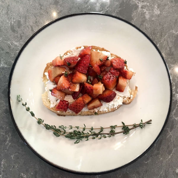 Strawberry Goat Cheese Bruschetta