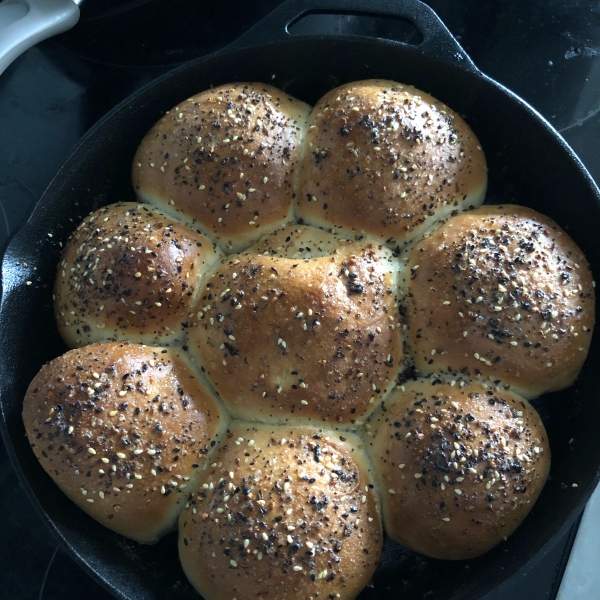 Skillet Dinner Rolls