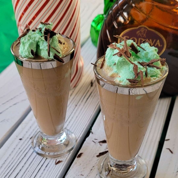 Mint-Chocolate Leprechaun Shots