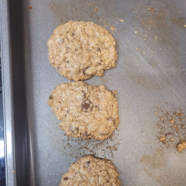 Chewy Chocolate Chip Oatmeal Cookies