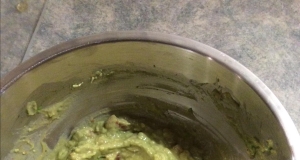 Creamy, Spicy Guacamole