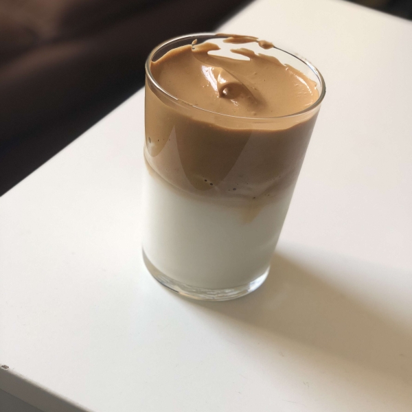 Dalgona Coffee (Whipped Coffee)