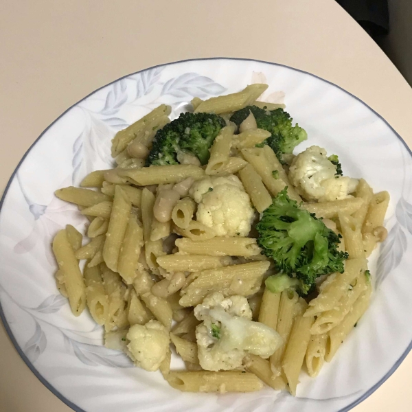 Whole-Family Pasta with Broccoli and Cauliflower