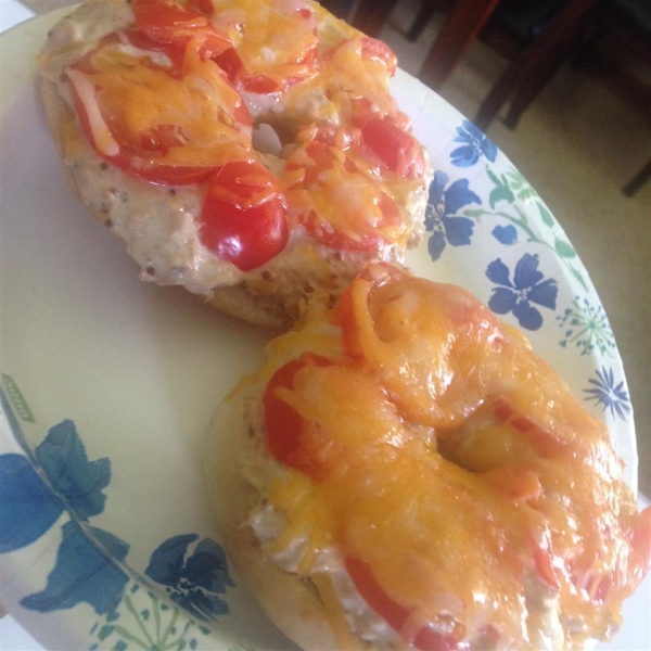 Speedy Bagel Tuna Melt