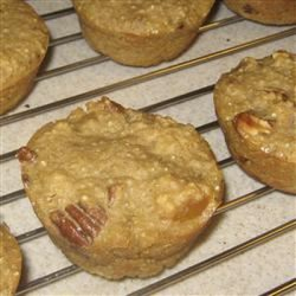Quinoa Muffins with Peaches and Pecans