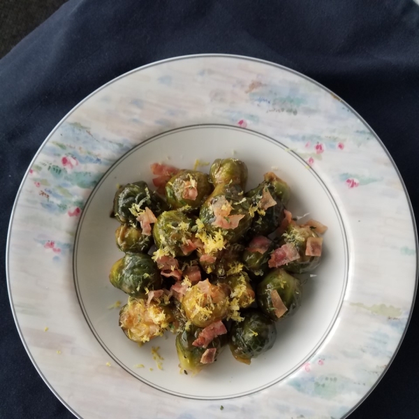 Balsamic Roasted Brussels Sprouts with Bacon