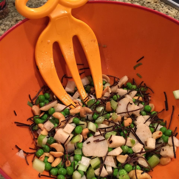 Pea, Jicama, and Cashew Salad