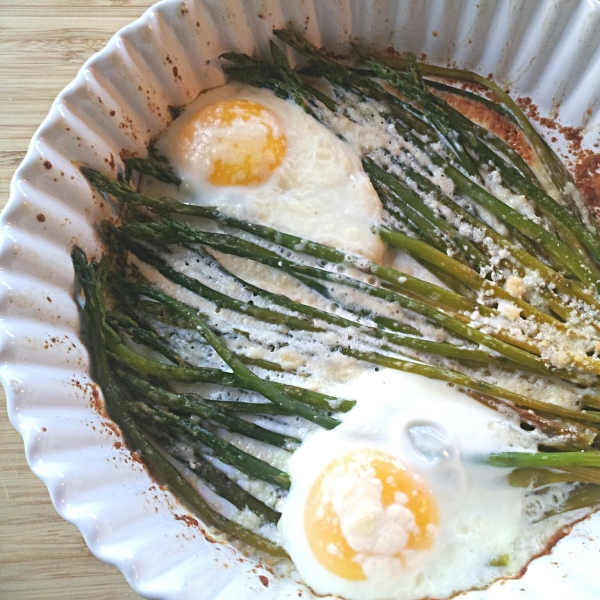 Baked Eggs and Asparagus