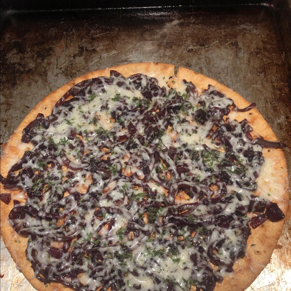 Caramelized Onion and Arugula Pizza