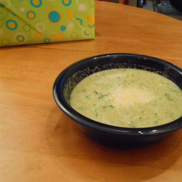 Low-Fat, Full-Flavor Cream of Broccoli Soup