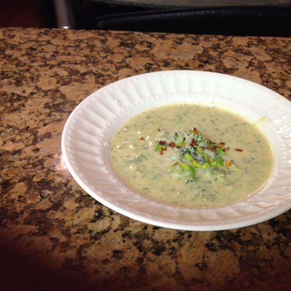 Low-Fat, Full-Flavor Cream of Broccoli Soup