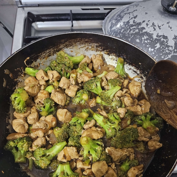 Broccoli and Chicken Stir-Fry