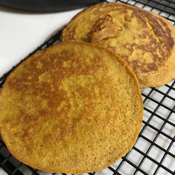 Healthy Pumpkin Banana Pancakes (Paleo Option)