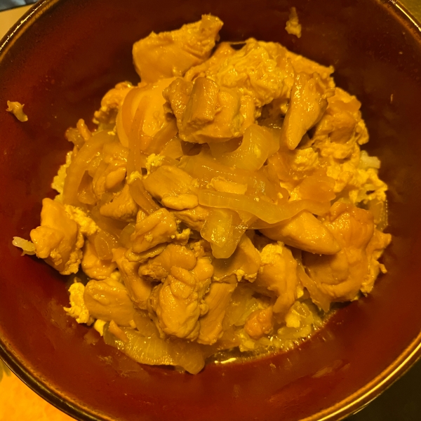 Oyakodon (Japanese Chicken and Egg Rice Bowl)