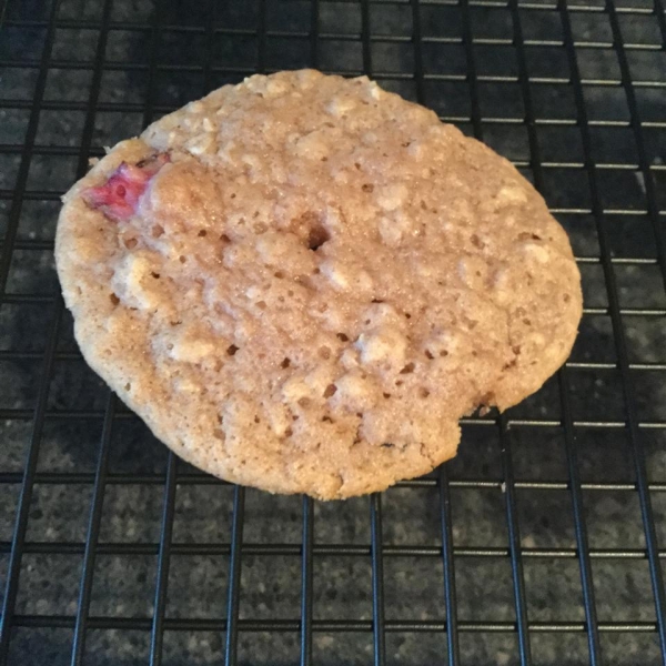 Fresh Strawberry-Oatmeal Cookies