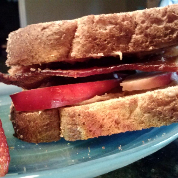 Peanut Butter, Bacon and Apple Sandwiches