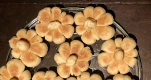 Pumpkin-Shaped Dinner Rolls