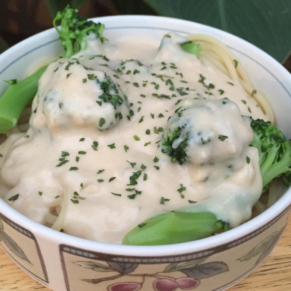 Creamy Fettuccine Alfredo with Broccoli