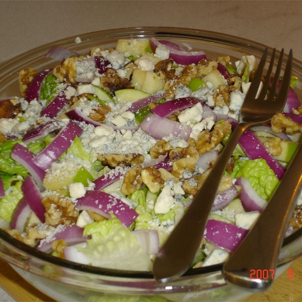 Romaine With Apple, Pecans and Blue Cheese