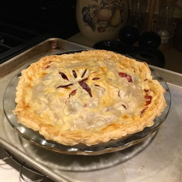 Nicki's Summer Strawberry Rhubarb Pie