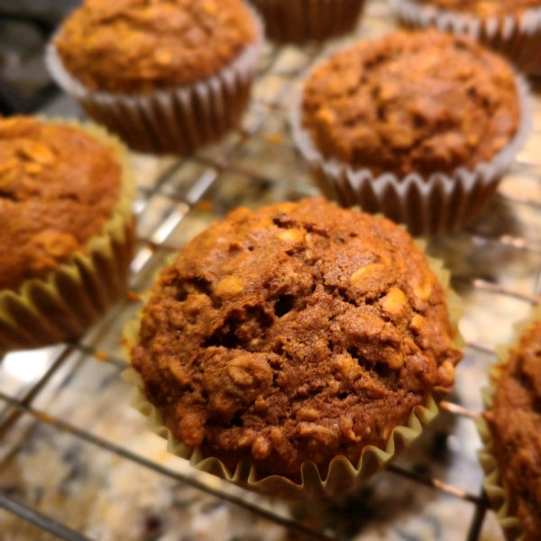 Muesli-Applesauce Muffins