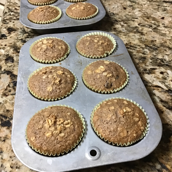 Muesli-Applesauce Muffins