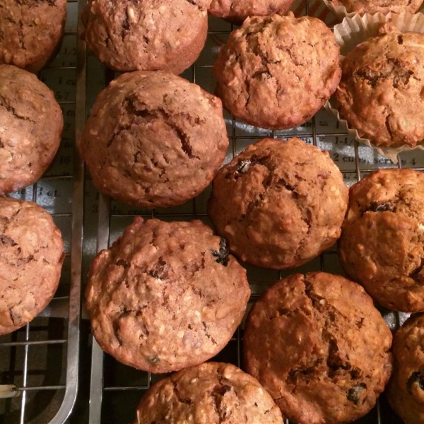 Muesli-Applesauce Muffins