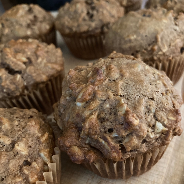 Muesli-Applesauce Muffins