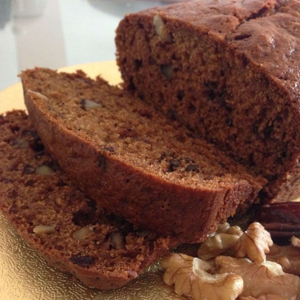 British Date and Walnut Loaf Cake