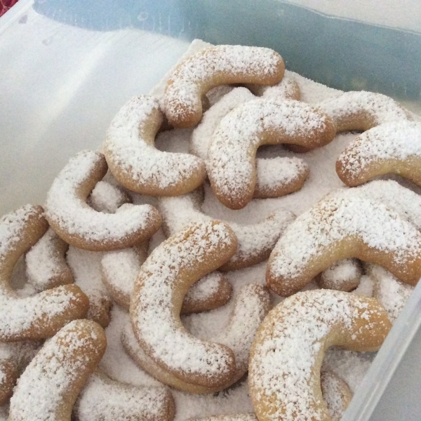 Kourambiathes (Greek Cookies)